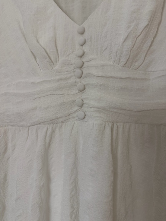 Classic White V-Neck Puff Sleeve Dress - Picture 3 of 4
